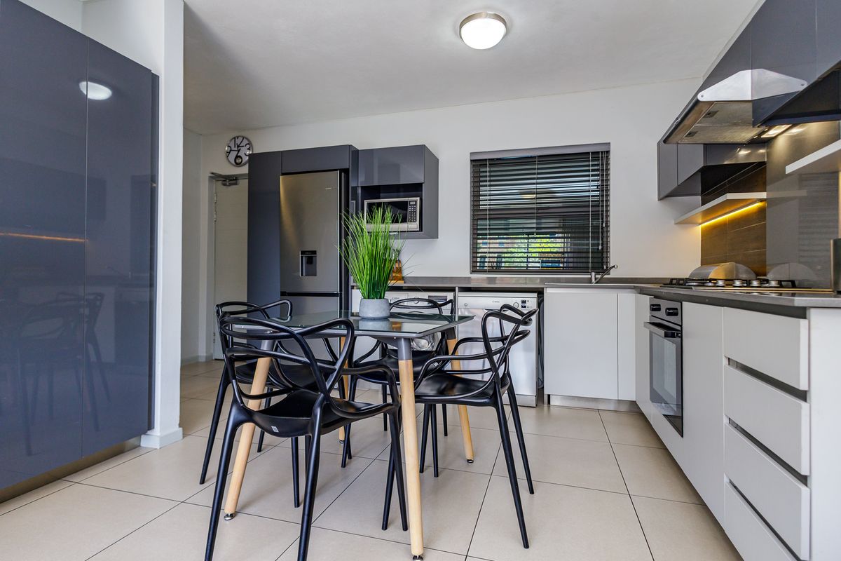 The View - Luxury Living - 1 Bed 1 Bath Ground Floor Apartment - Photo 4