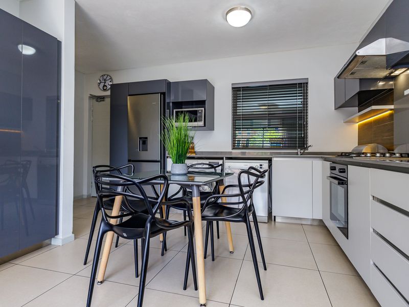 The View - Luxury Living - 1 Bed 1 Bath Ground Floor Apartment - Photo 4