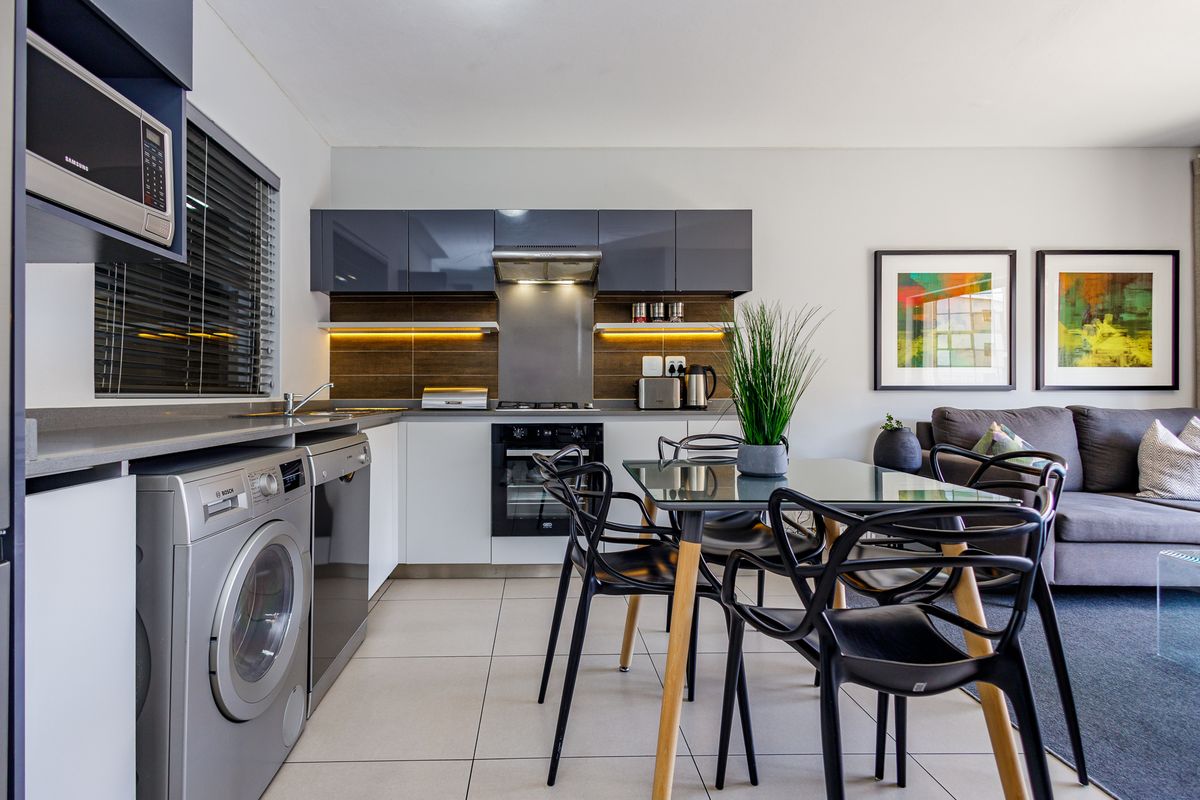 The View - Luxury Living - 1 Bed 1 Bath Ground Floor Apartment - Photo 3