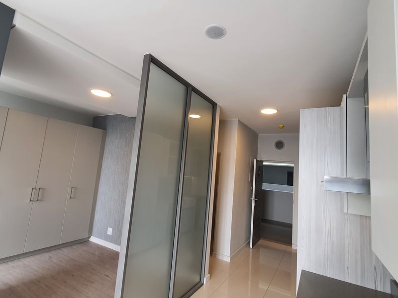 Stress Free Living - High Rise Apartments with Back-up Power - Photo 7