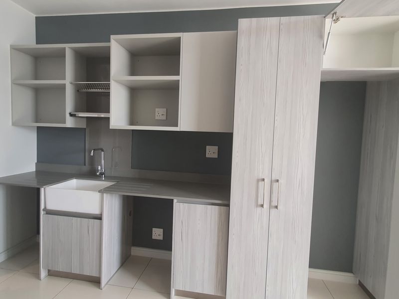 Stress Free Living - High Rise Apartments with Back-up Power - Photo 6