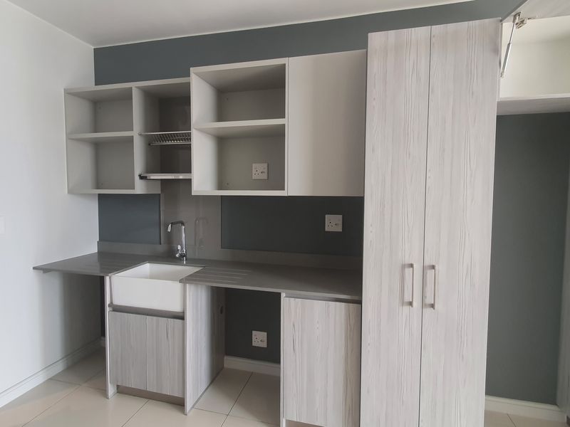 Stress Free Living - High Rise Apartments with Back-up Power - Photo 5