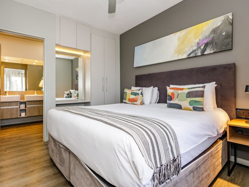 Fantastic Investment - 2 Bed 2 Bath Garden Apartment in a Secure a Complex - Photo 6