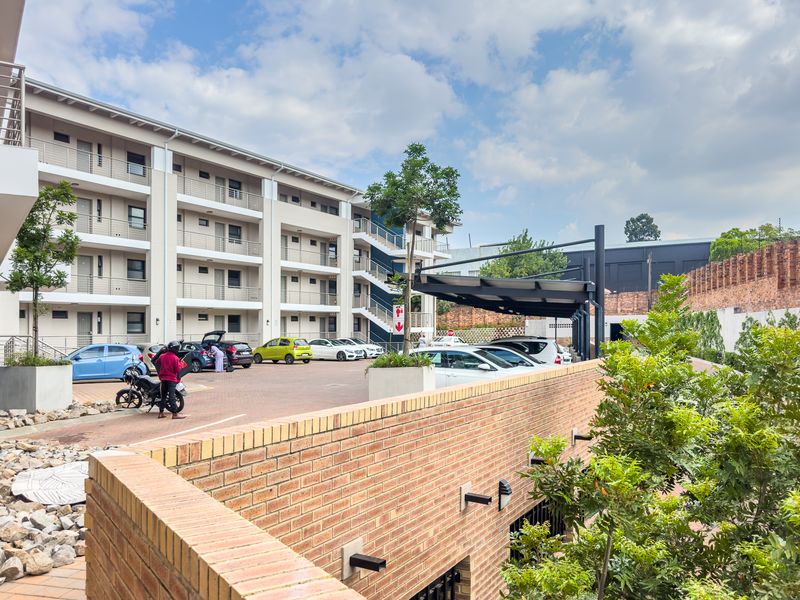 The View - Luxury Living - 1 Bed 1 Bath Ground Floor Apartment - Photo 9