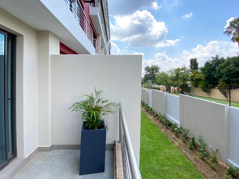 The View - Luxury Living - 1 Bed 1 Bath Ground Floor Apartment - Photo 3