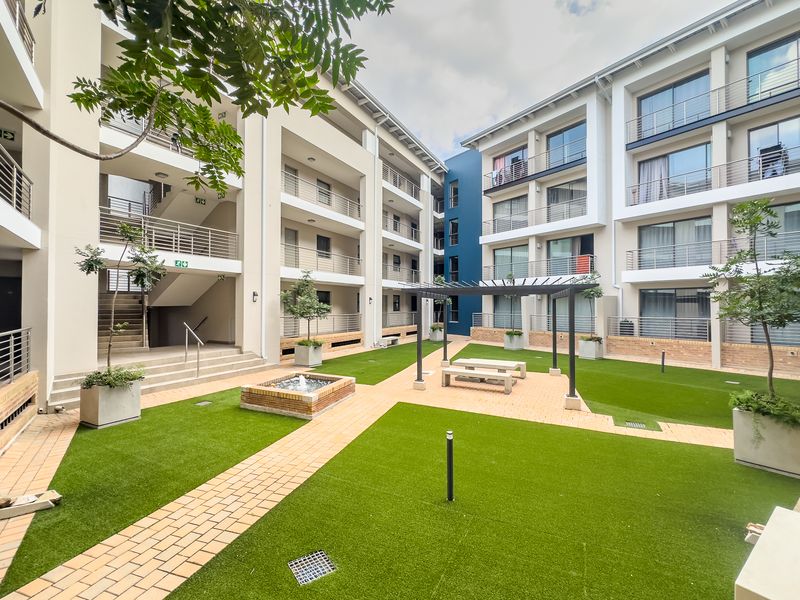 Ground Floor 1 Bed 1 Bath Luxury Apartment - Photo 10