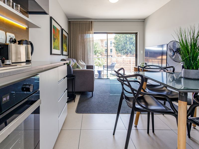 Ground Floor 1 Bed 1 Bath Luxury Apartment - Photo 6