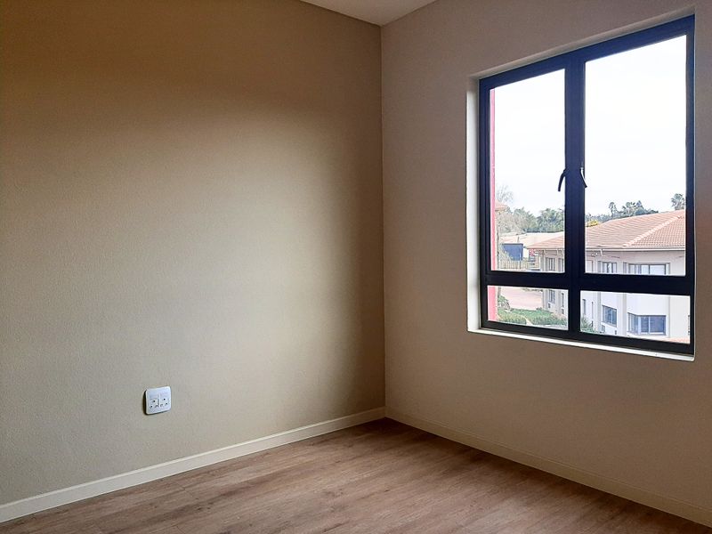 Off The Grid 2 Bed 2 Bath Apartment - Photo 8