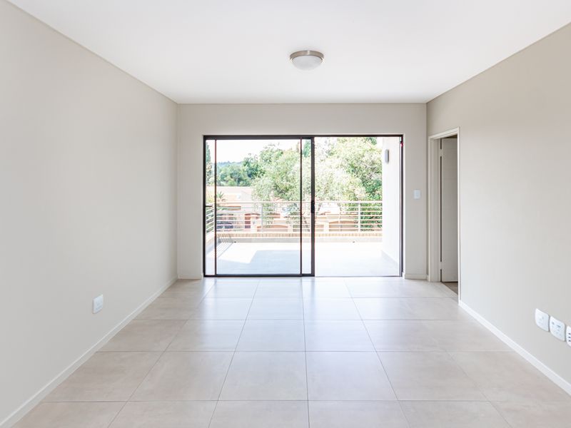 Fabulous Investment - 2 Bed 2 Bath 1st Floor Apartment in a Secure a Complex - Photo 7