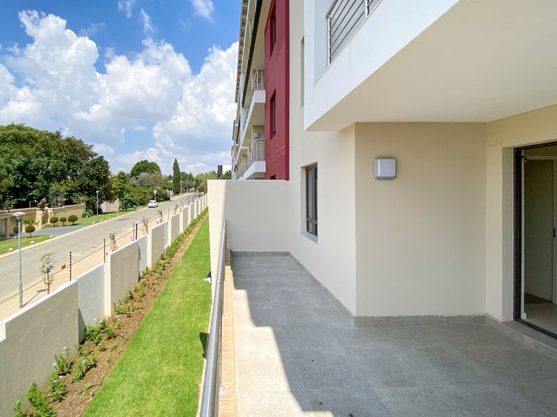 Off The Grid 2 Bed 2 Bath Apartment - The View Morningside - Photo 7