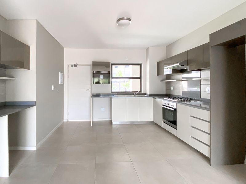 Off The Grid 2 Bed 2 Bath Apartment - The View Morningside - Photo 3