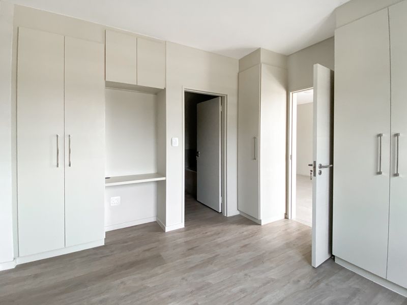 Off The Grid 2 Bed 2 Bath Apartment - The View Morningside - Photo 8