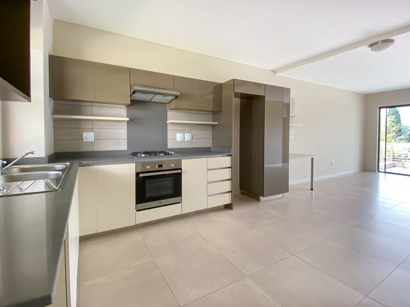 Off The Grid - Elegant 2 Bed 2 Bath 1st Floor Apartment - Photo 3