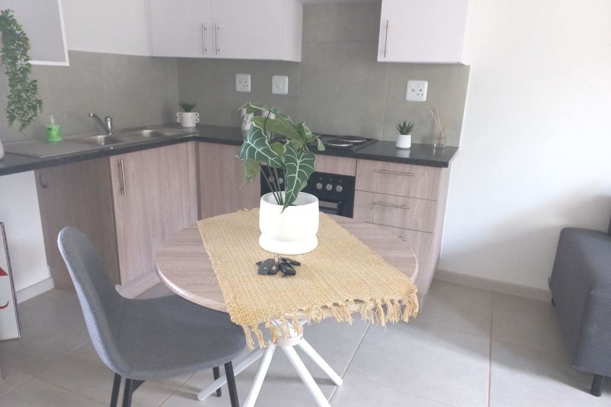 Modern 2 Bed 1 Bath Apartment - Investor Package Available - Photo 5