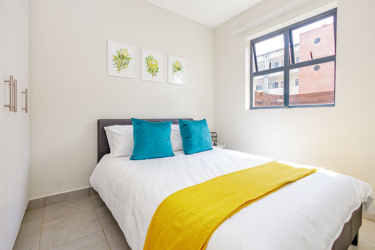 Modern 2 bedroom apartment on the 3rd Floor with back up inverter for WIFI - Photo 3