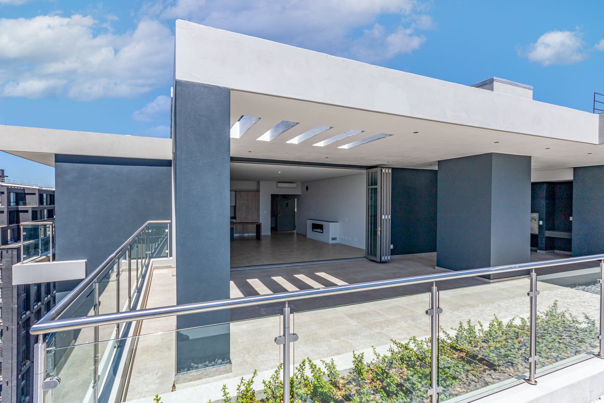 Luxury & Modern 3 Bedroom Penthouse on Top Floor with Back-up Generator - Photo 2