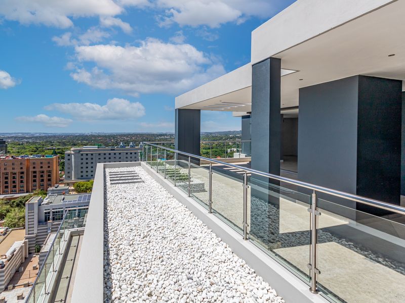 Luxury & Modern 3 Bedroom Penthouse on Top Floor with Back-up Generator - Photo 3