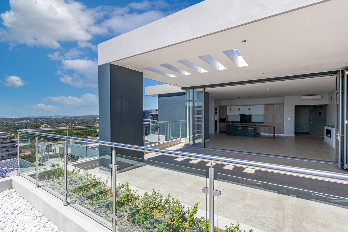 Luxury & Modern 3 Bedroom Penthouse on Top Floor with Back-up Generator - Photo 5