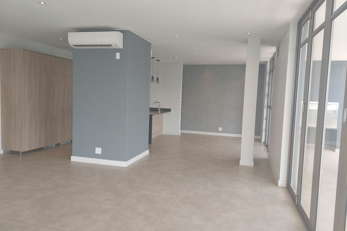 Well-designed 3 Bedroom Penthouse Offering Some of the Best Views in Jhb. - Photo 4