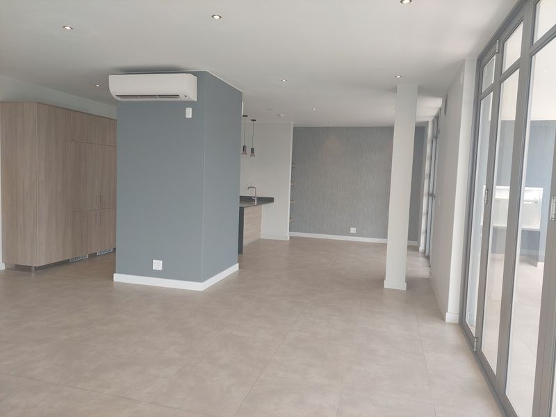 Well-designed 3 Bedroom Penthouse Offering Some of the Best Views in Jhb. - Photo 4