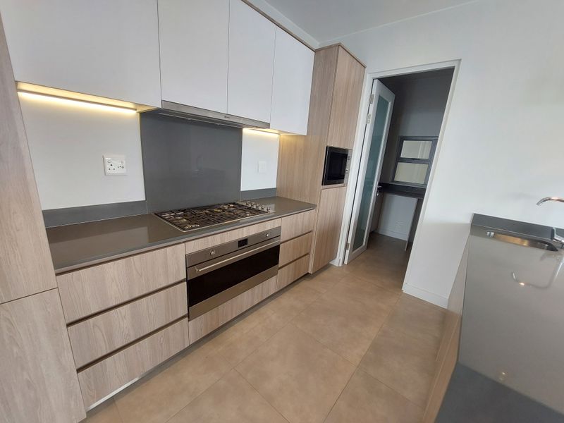 Well-designed 3 Bedroom Penthouse Offering Some of the Best Views in Jhb. - Photo 7