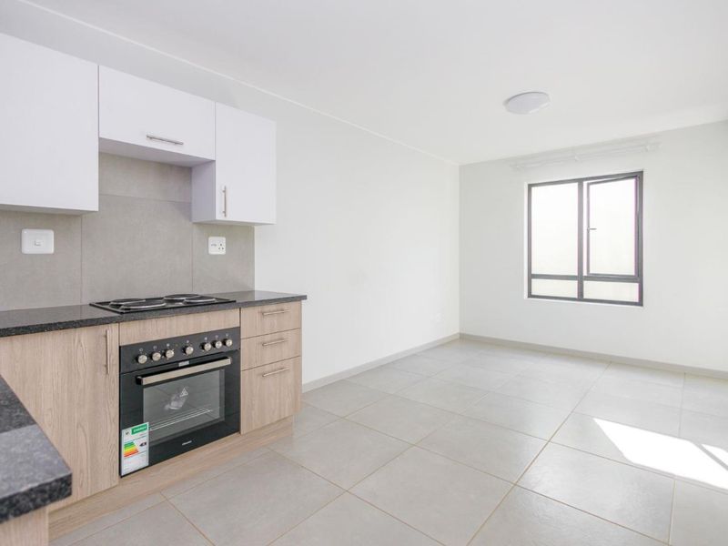 New Development.  Ground Floor Stylish 2 Bed 1 Bath Apartment in Rivonia - Photo 3