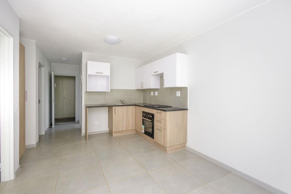 New Development.  Ground Floor Stylish 2 Bed 1 Bath Apartment in Rivonia - Photo 5