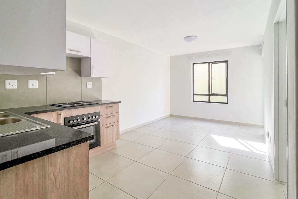 New Development.  Ground Floor Stylish 2 Bed 1 Bath Apartment in Rivonia - Photo 3