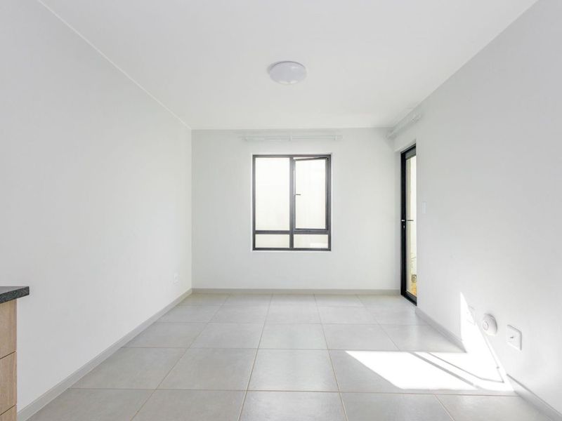 New Development.  Ground Floor Stylish 2 Bed 1 Bath Apartment in Rivonia - Photo 7