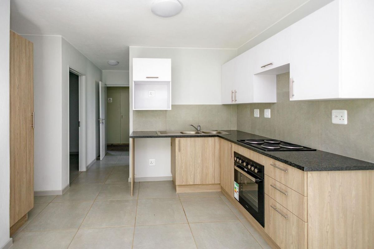 New Development.  Ground Floor Stylish 2 Bed 1 Bath Apartment in Rivonia - Photo 4