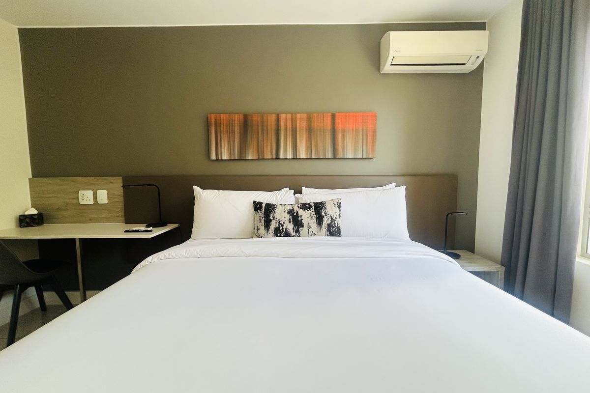 STYLISH, AFFORDABLE SEMI-FURNISHED STUDIO WITH BACK UP POWER - Photo 4