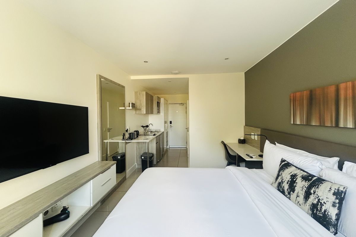 STYLISH, AFFORDABLE SEMI-FURNISHED STUDIO WITH BACK UP POWER - Photo 3