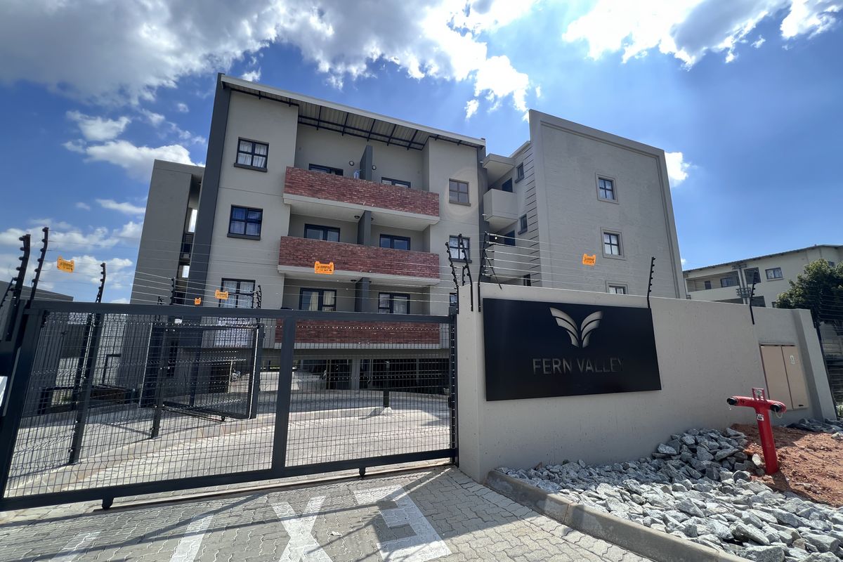 Stylish Yet Practical 2 Bed 1 Bath Apartment in the Ferndale - Photo 2