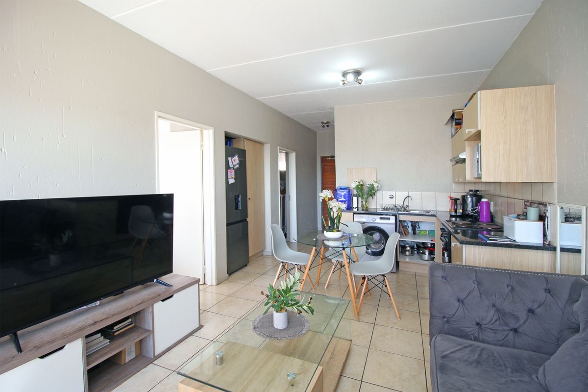 2 Bedroom, 1 Bathroom First-Floor Unit in Ferndale - Photo 4