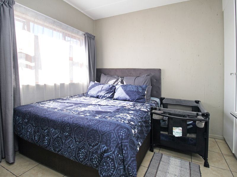 2 Bedroom, 1 Bathroom First-Floor Unit in Ferndale - Photo 9