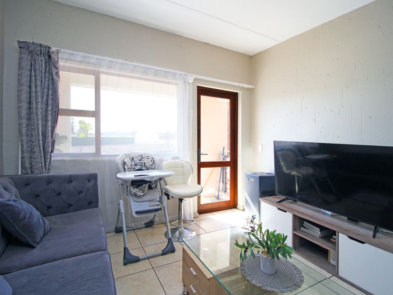 2 Bedroom, 1 Bathroom First-Floor Unit in Ferndale - Photo 2