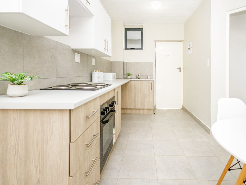 Wonderful Investment - 2 Bedroom 1 Bathroom Apartment in the Ferndale - Photo 4