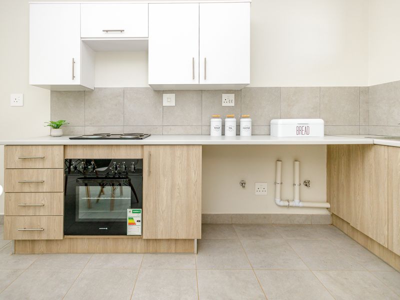 Wonderful Investment - 2 Bedroom 1 Bathroom Apartment in the Ferndale - Photo 3