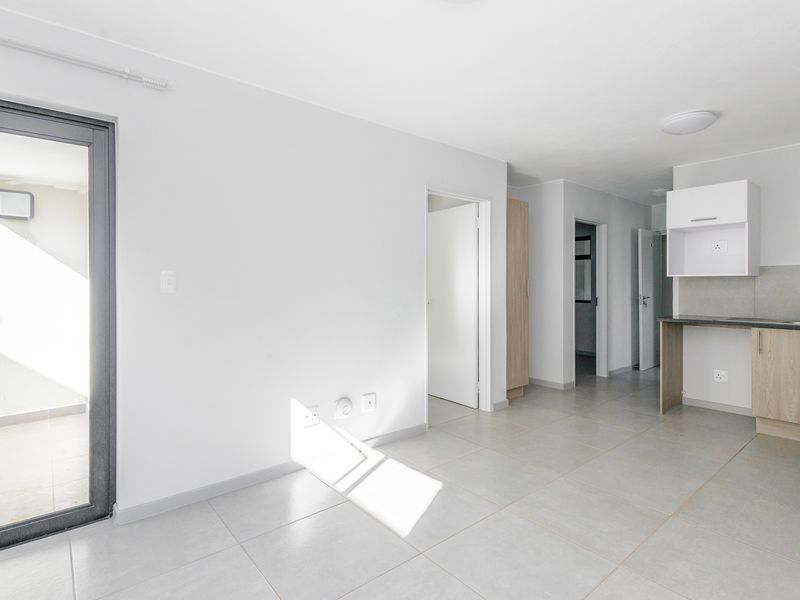 2 Bedroom 1 Bathroom Second Floor Apartment in Brooke Manor - Photo 8