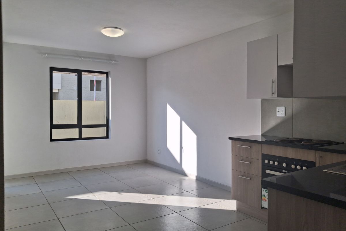 Stylish Yet Practical 2 Bedroom 1 Bathroom Apartment - Photo 5