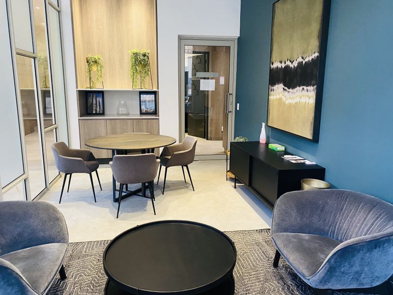 Unmatchable West-Side View, Furnished, 2 Bedrooms, 2.5 bathrooms, pet friendly, 100% back-up power - Photo 4