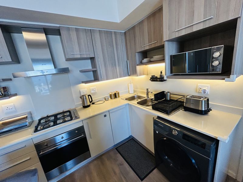 Unmatchable West-Side View, Furnished, 2 Bedrooms, 2.5 bathrooms, pet friendly, 100% back-up power - Photo 8