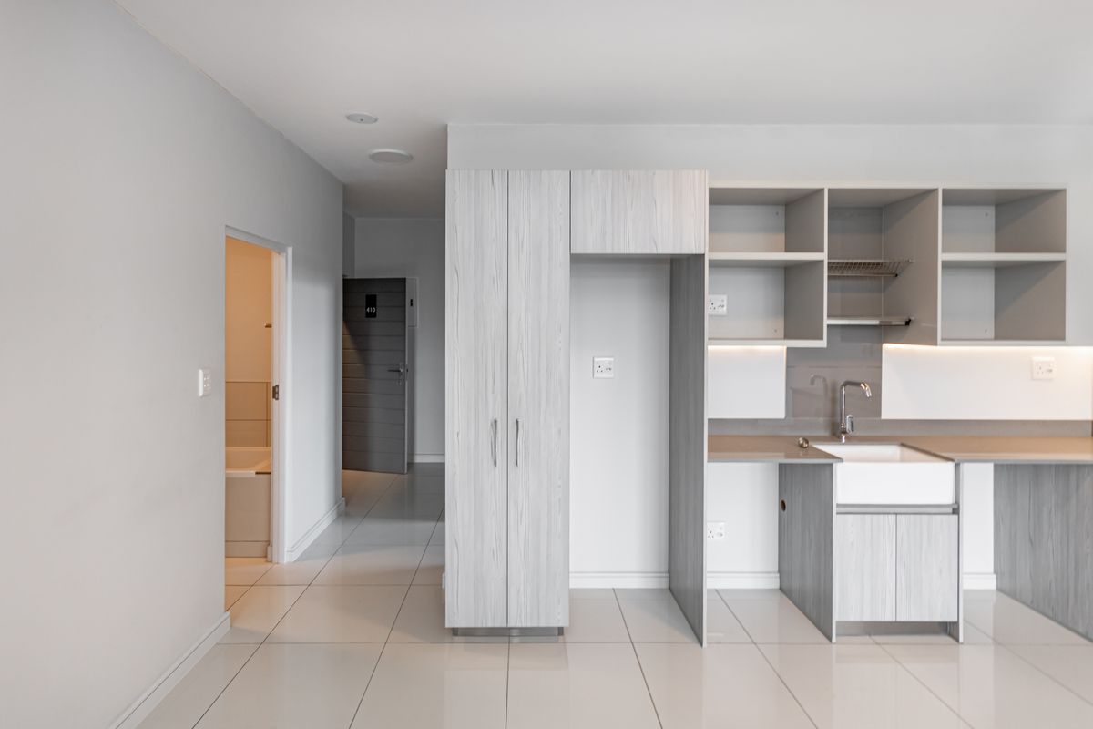 High-Rise Apartments | Off-Grid, Stress-Free Living - 2 Bed 1 Bath Apartment - Photo 3