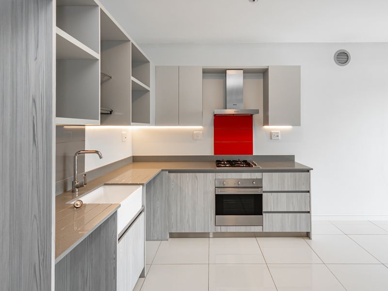 High-Rise Apartments | Off-Grid, Stress-Free Living - 2 Bed 1 Bath Apartment - Photo 6