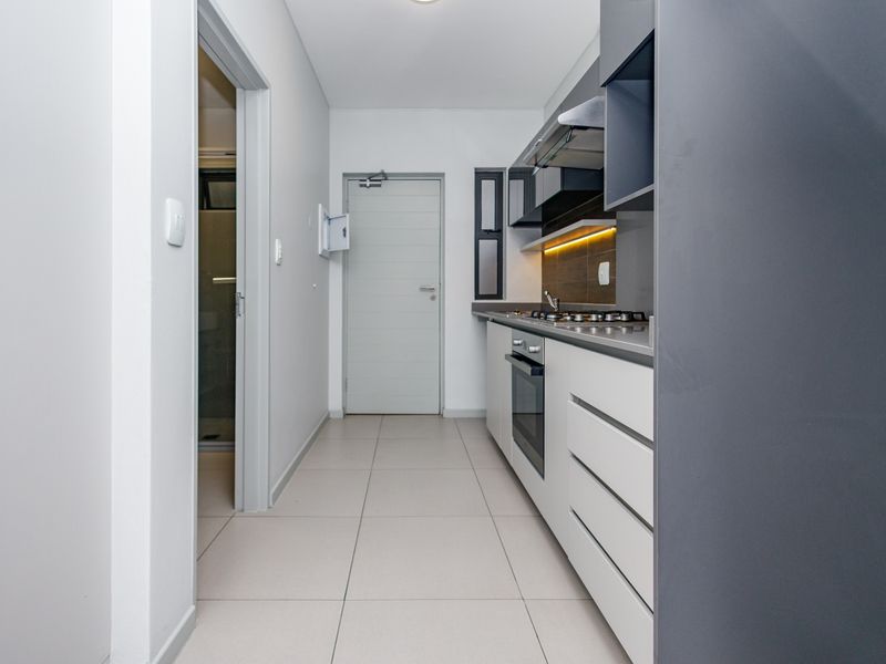 Off The Grid Studio Apartment at The View - Morningside - Photo 5