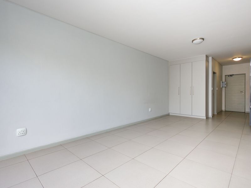 Off The Grid Studio Apartment at The View - Morningside - Photo 3