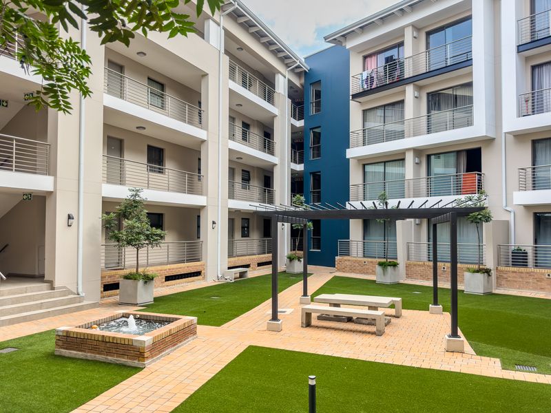 Off The Grid Studio Apartment at The View - Morningside - Photo 10