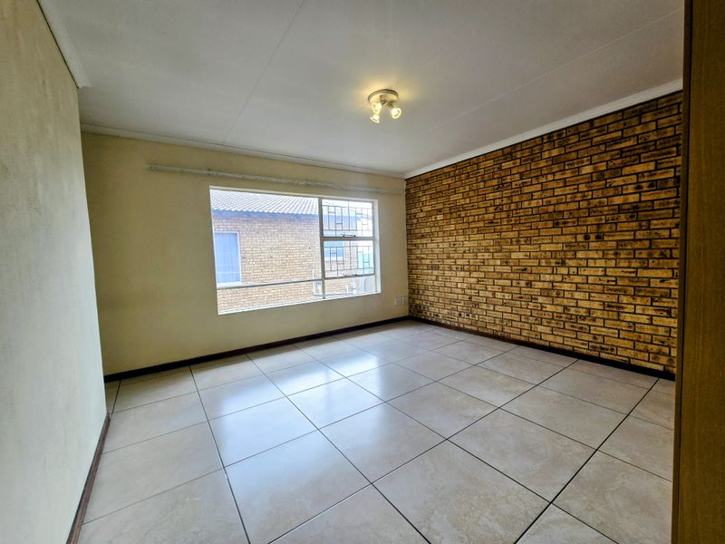 Modern 2-Bedroom, 2-Bathroom Two-Story Unit - Photo 10