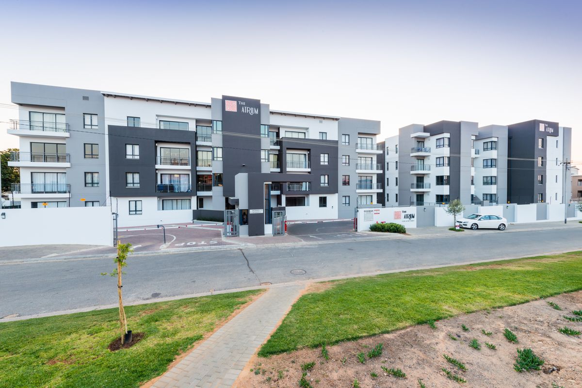 Charming 2 Bed 1 Bath Apartment at The Atrium in Rivonia, - Photo 4