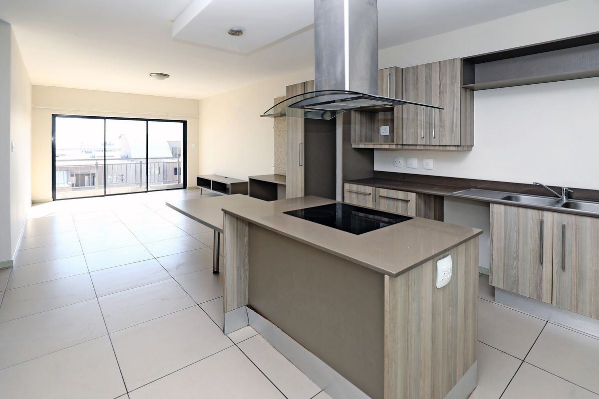 Charming 2 Bed 1 Bath Apartment at The Atrium in Rivonia, - Photo 2